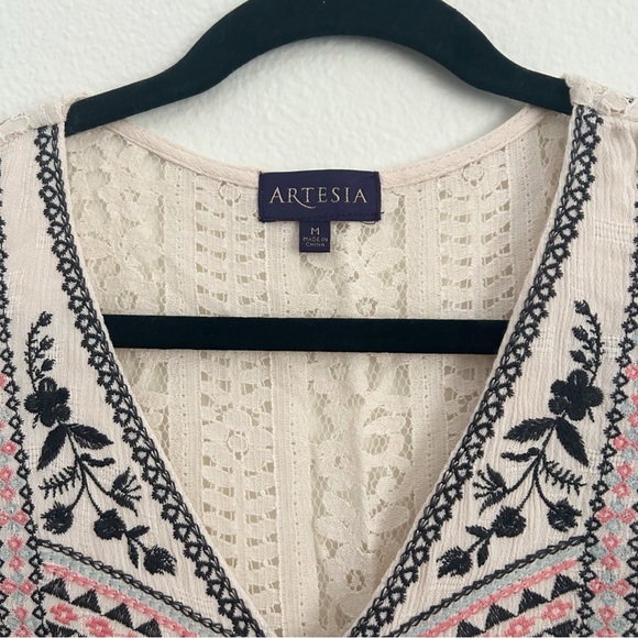 Artesia Embroidered Lace Top - Picture 2 of 7